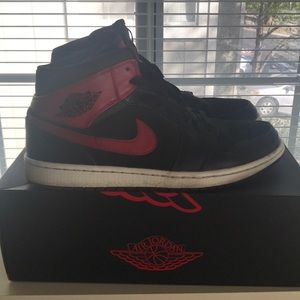 Air Jordan 1 Mid BLK/BK-RED Sz 11